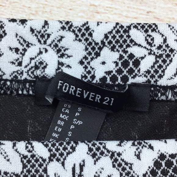 Forever 21 floral skirt - Picture 3 of 5